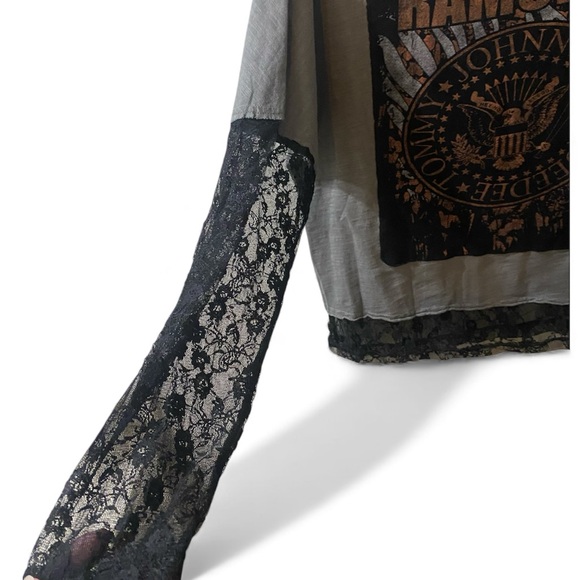 Ramones Upcycled tee with lace sleeves - Picture 3 of 3